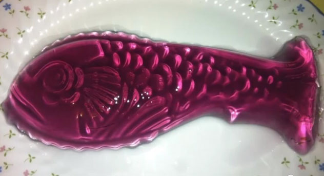 Moulded gelatine fish